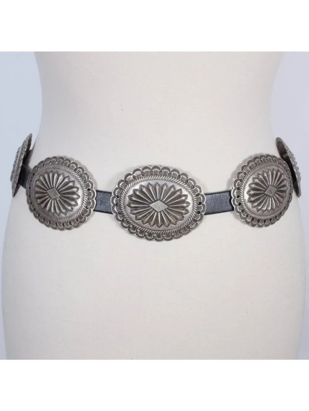 POLO Ralph Lauren Collection Belt sz M Concho black leather silver hammered